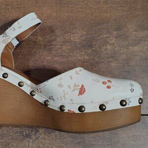 Lucky Brand floral clogs